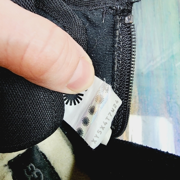 UGG Bradley Ankle Boot - Picture 9 of 11